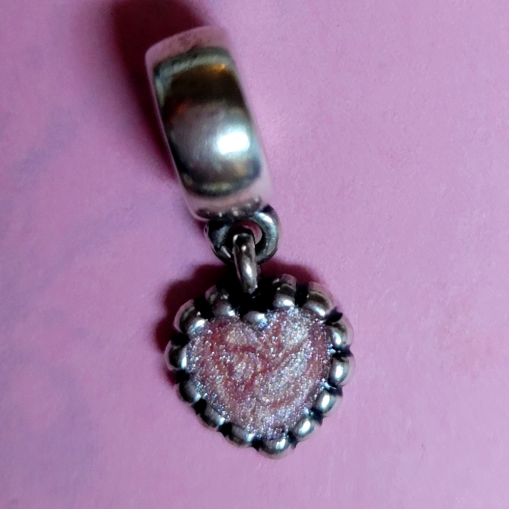 💕💕💕bundle and save💕💕💕Pandora heart dangle bead